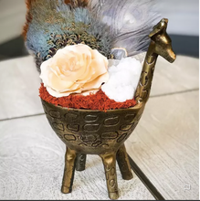 Load image into Gallery viewer, Gold Metal Giraffe Planter
