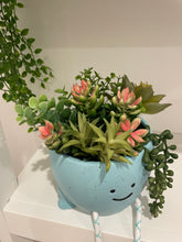Load image into Gallery viewer, Smiling Planter with Rope Legs
