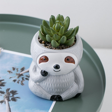 Load image into Gallery viewer, Sloth pot
